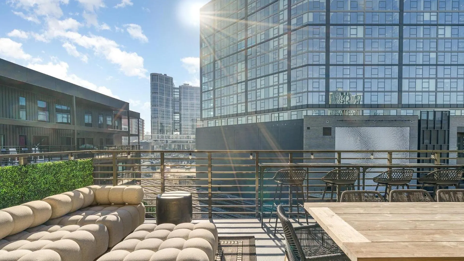 بيت للعطل فيلا Hyve - Halo - Pool & Gym - Large Private Balcony ناشفيل