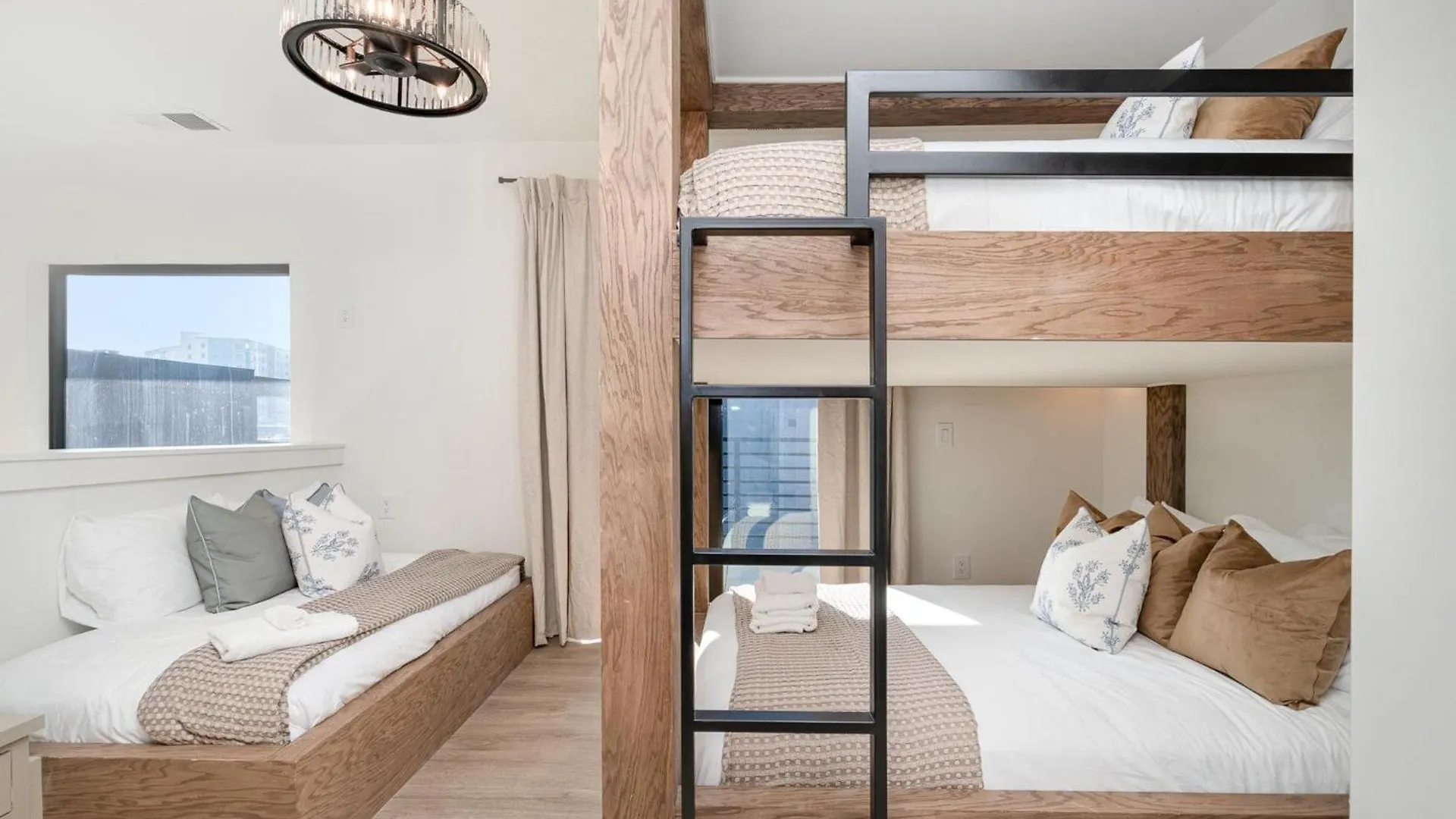 فيلا Hyve - Halo - Pool & Gym - Large Private Balcony ناشفيل 0*,