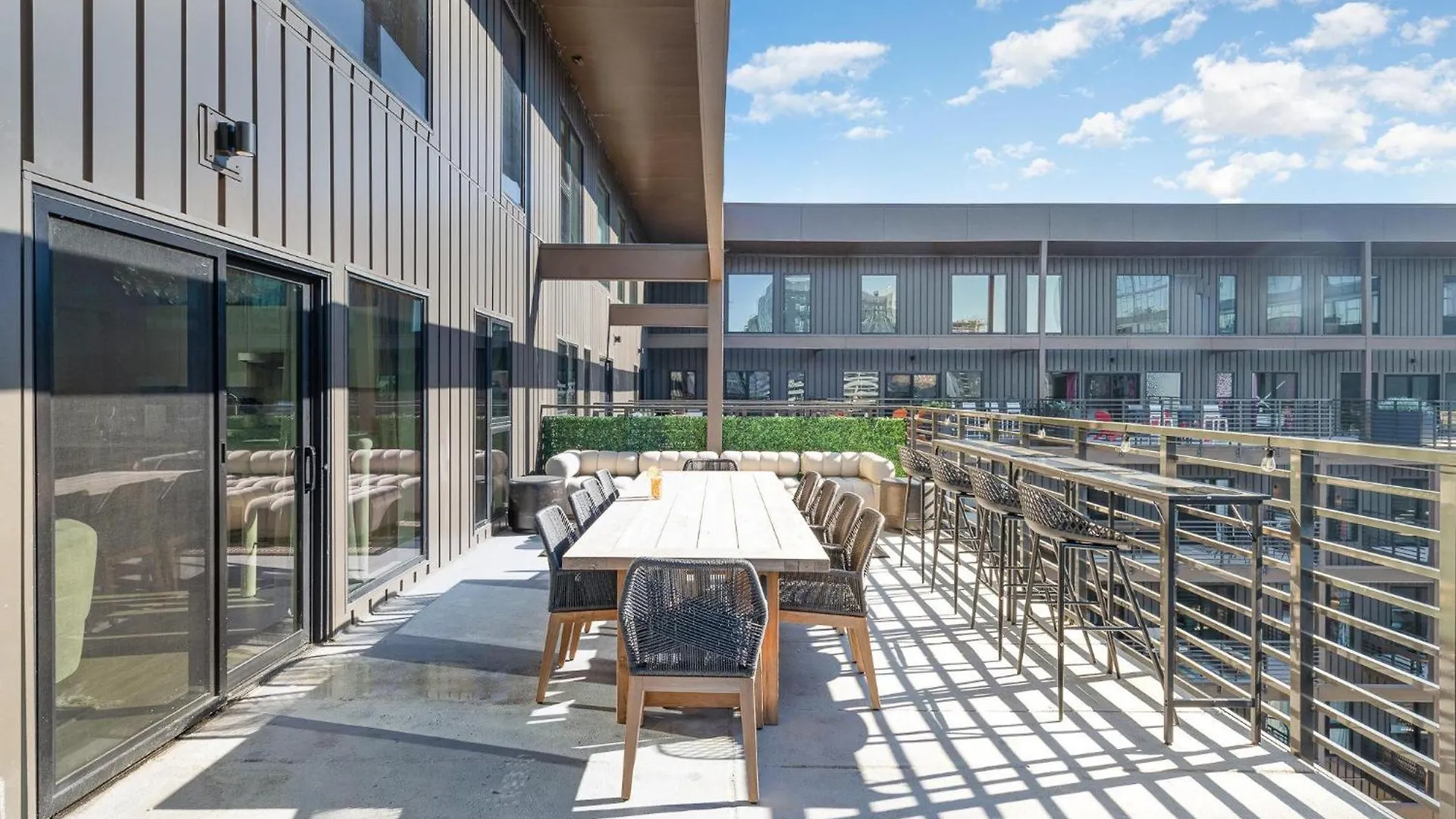 بيت للعطل فيلا Hyve - Halo - Pool & Gym - Large Private Balcony ناشفيل