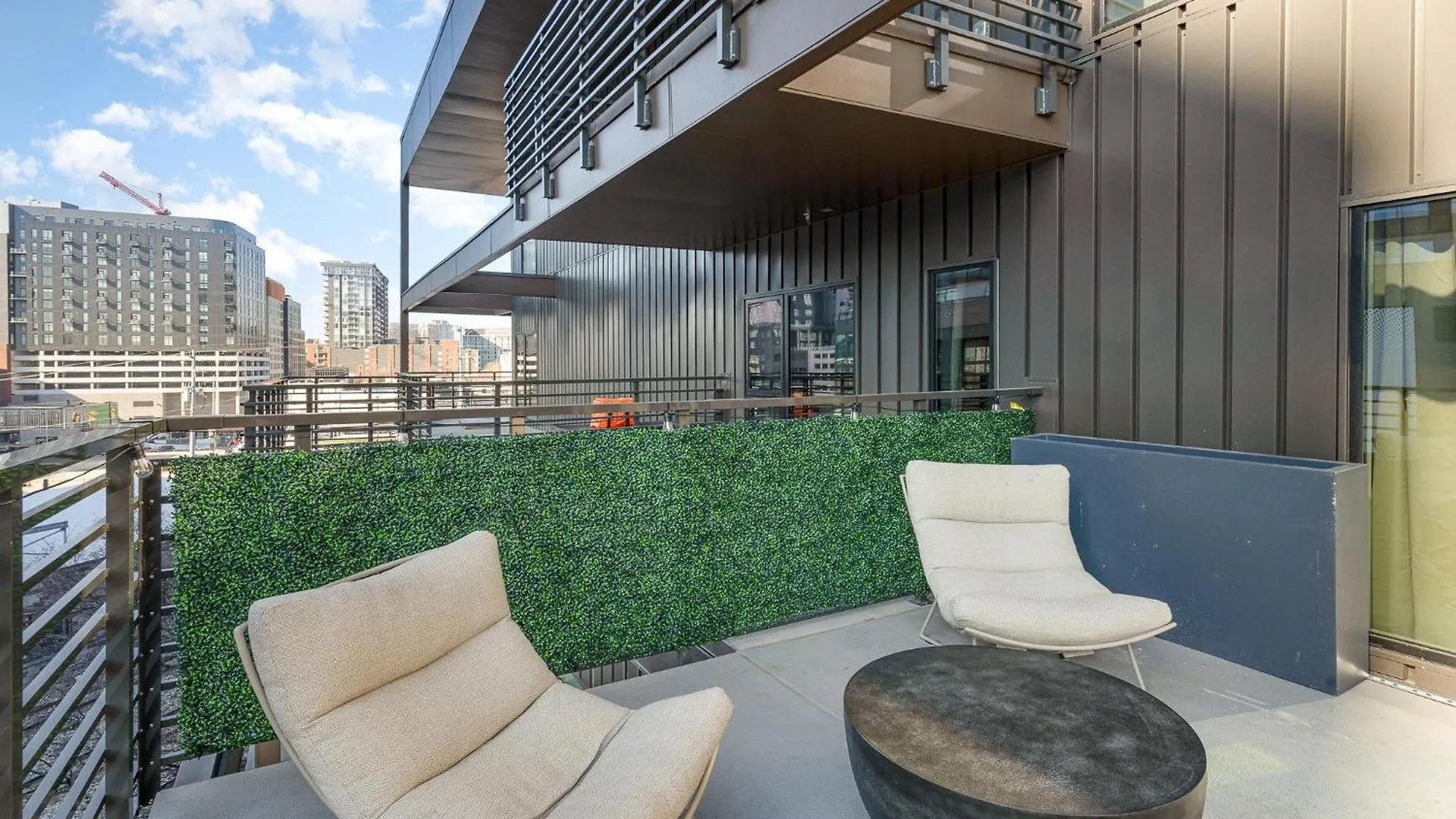 Villa Hyve - Halo - Pool & Gym - Large Private Balcony Nashville
