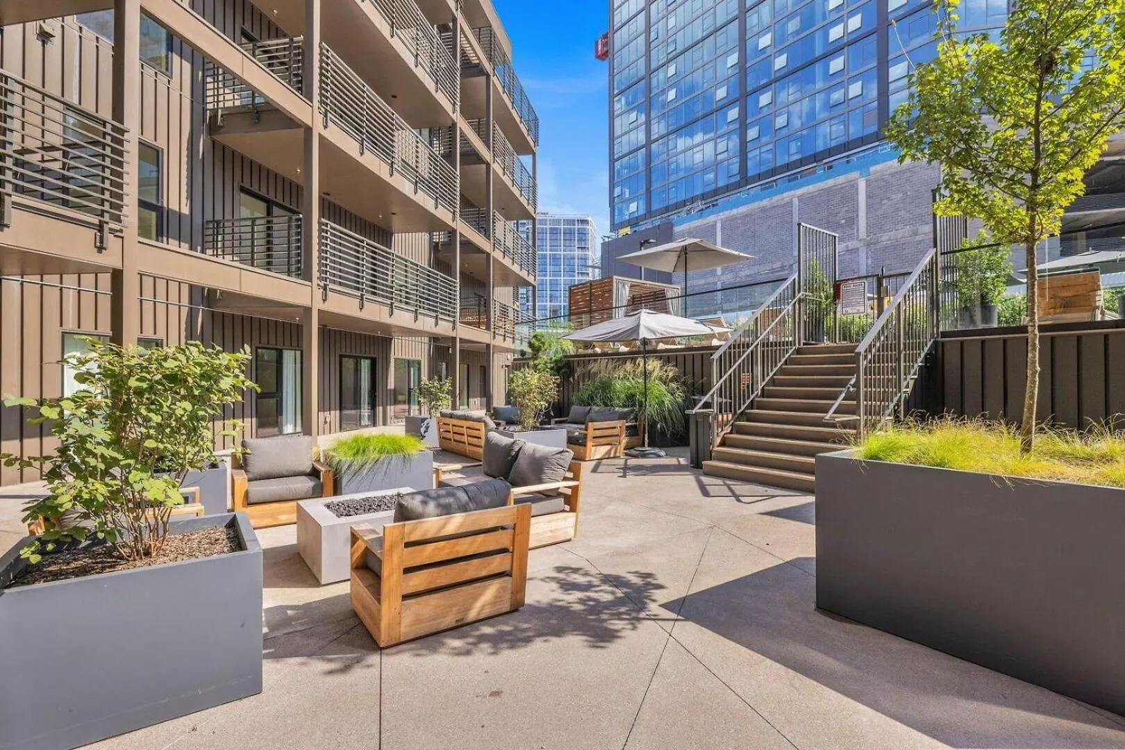 Villa Hyve - Halo - Pool & Gym - Large Private Balcony Nashville USA