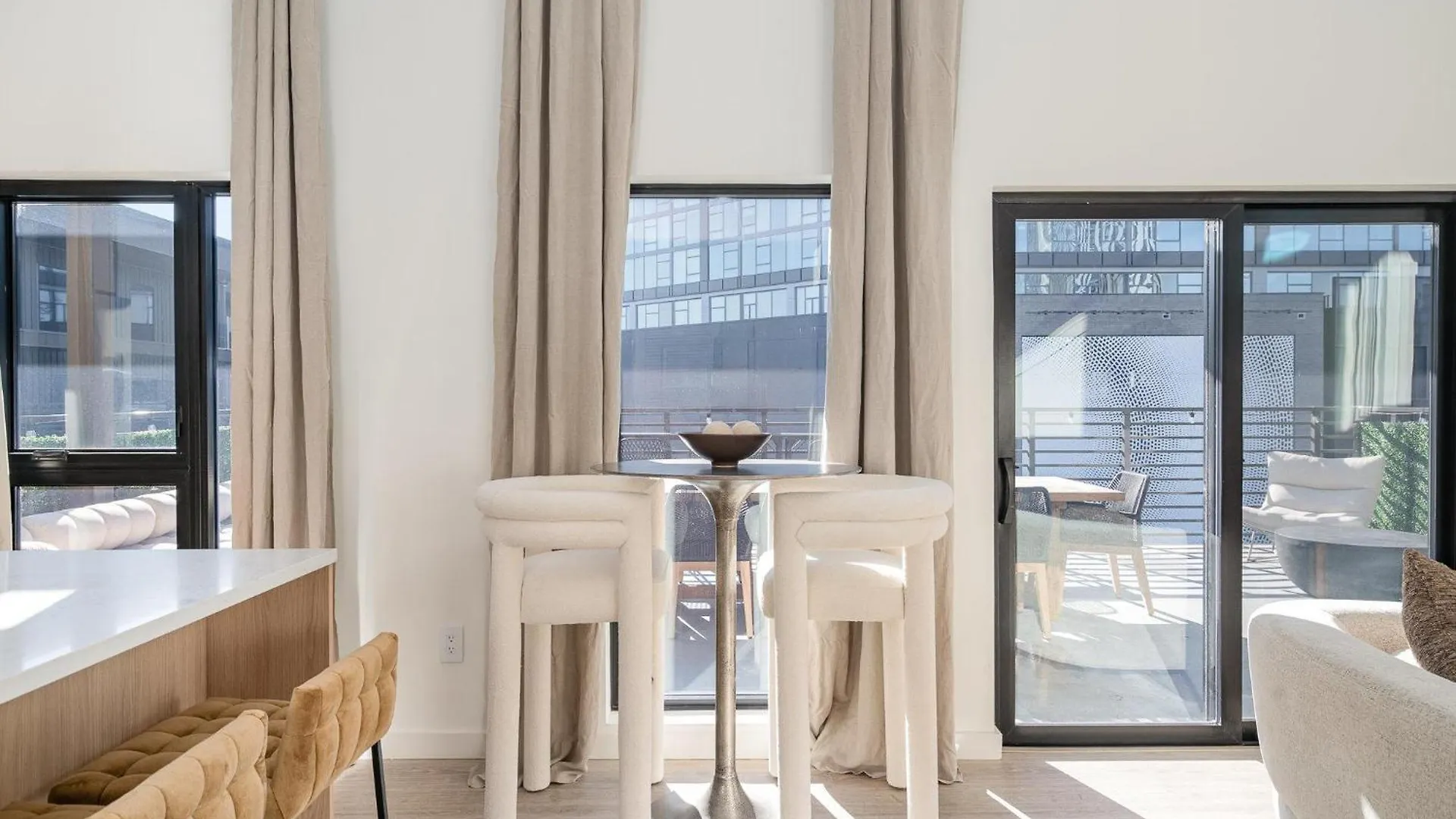 Ferienhaus Villa Hyve - Halo - Pool & Gym - Large Private Balcony Nashville USA