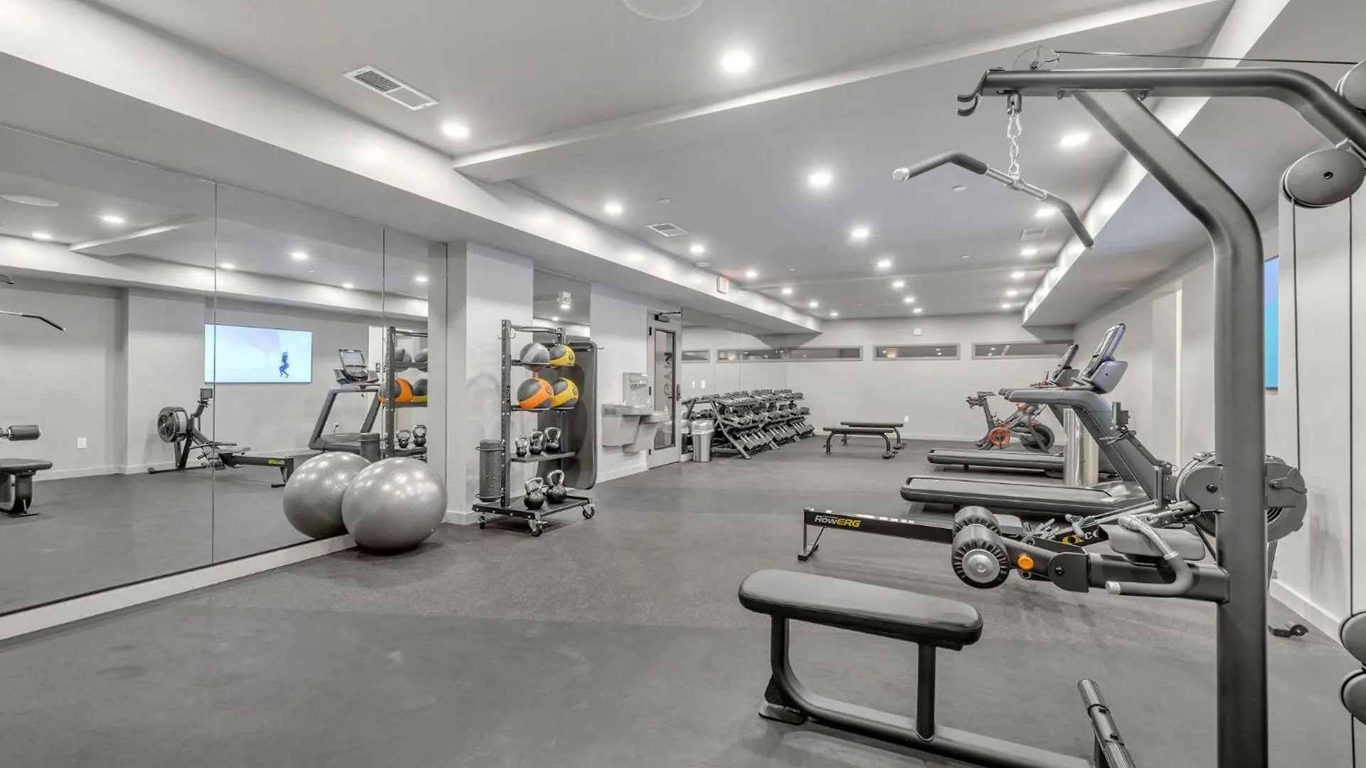 Villa Hyve - Halo - Pool & Gym - Large Private Balcony Nashville Ferienhaus