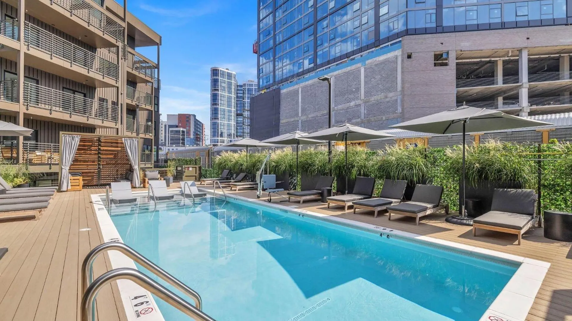 Ferienhaus Villa Hyve - Halo - Pool & Gym - Large Private Balcony Nashville