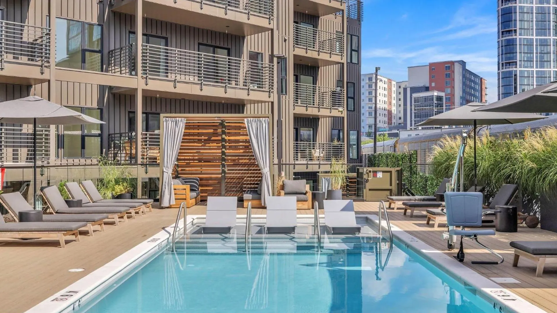 Villa Hyve - Halo - Pool & Gym - Large Private Balcony Nashville Ferienhaus